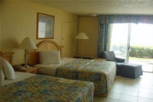 Holiday Inn Ft. Myers Beach 002